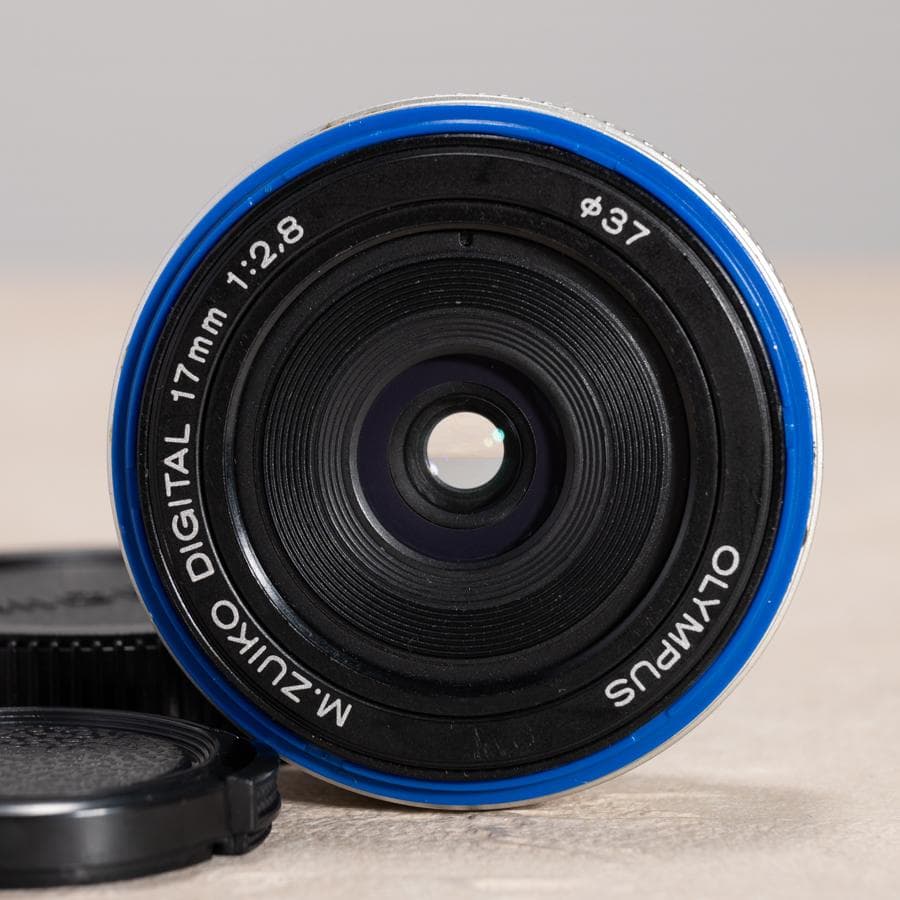 OLYMPUS M.ZUIKO DIGITAL 17mm F2.8 シルバー