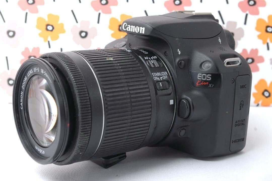 ❤Canon Kiss X7❤軽量＆高画質❤スマホ転送OK❤ショット数少ない❤