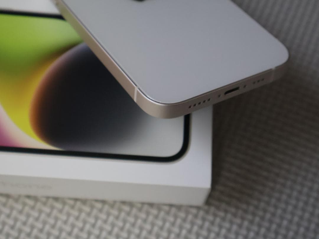 Apple iPhone 14 128GB 　付属品は全て付いてます