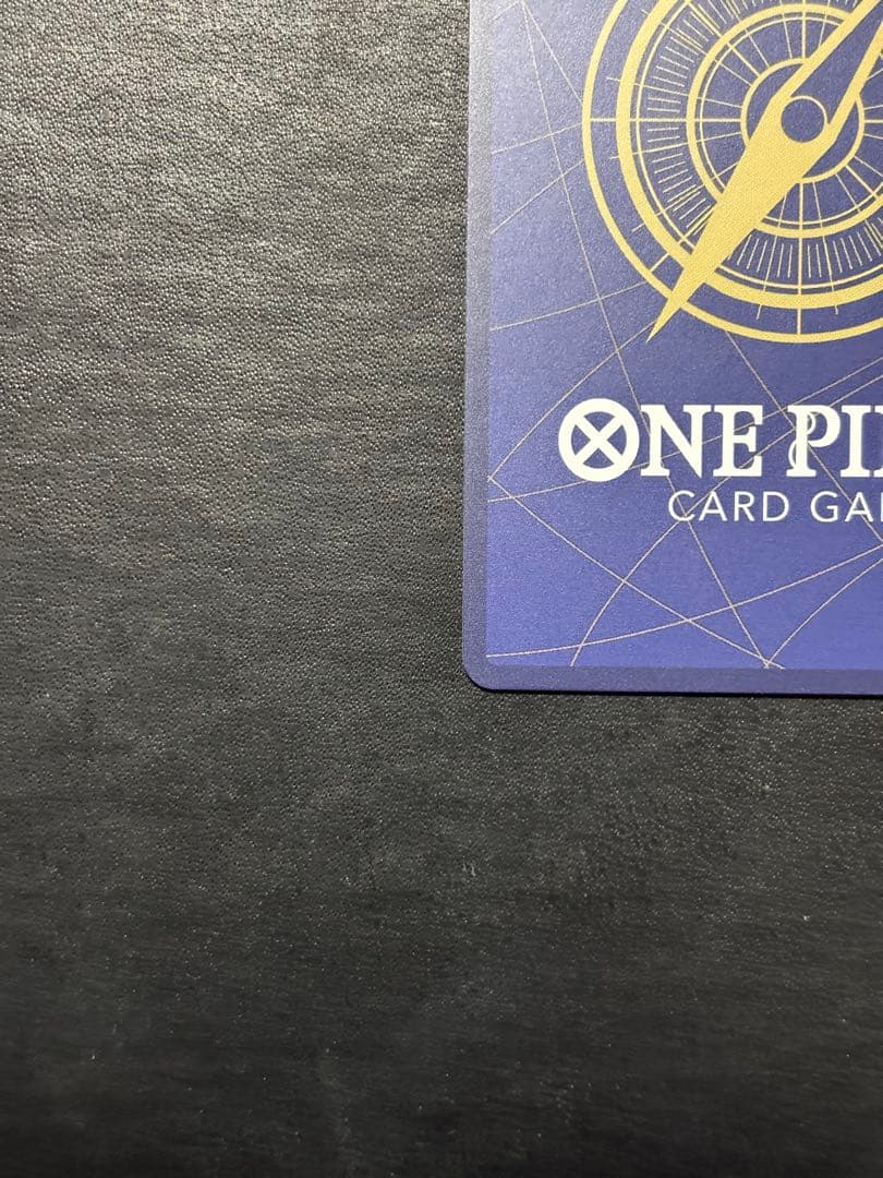 【美品】ワンピースカード　ウタ ストレージボックス 金枠 コンパス パラレル1枚