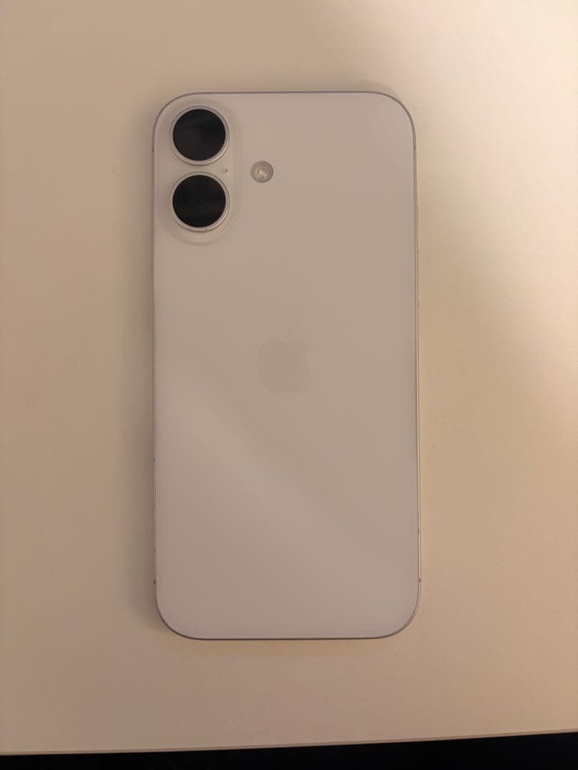 iPhone16 128GB SIMフリー 白（Apple Store購入品）