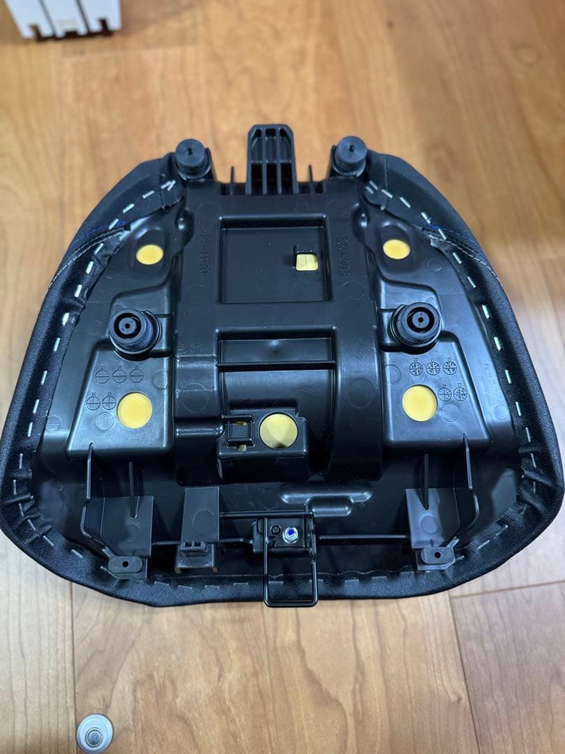 TRACER9GT+ 21～24用シート　アンコ抜き加工、低反発