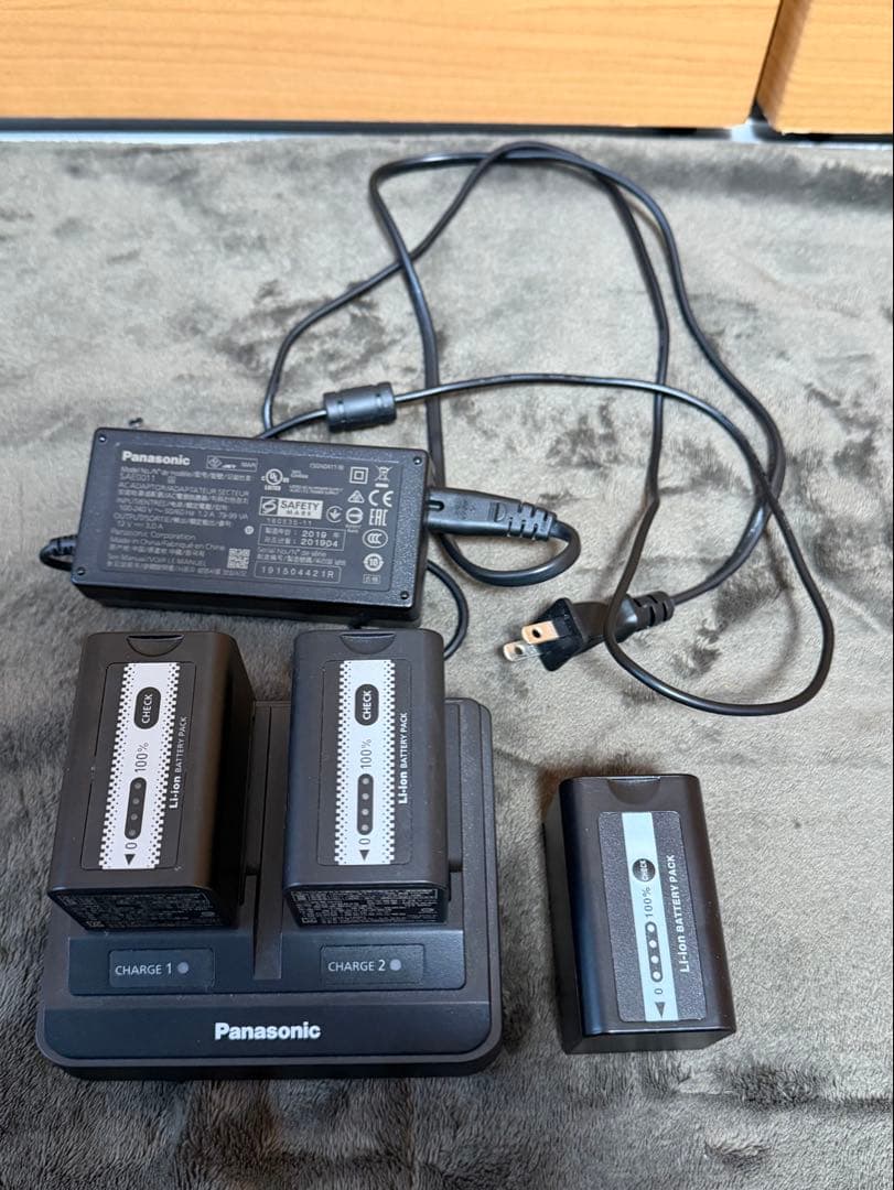 お得セット！Panasonic AG-UX90 カメラ　外部マイク/バッグ付き