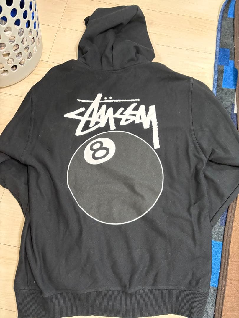 Stussy 8ボールロゴ ブラックパーカー