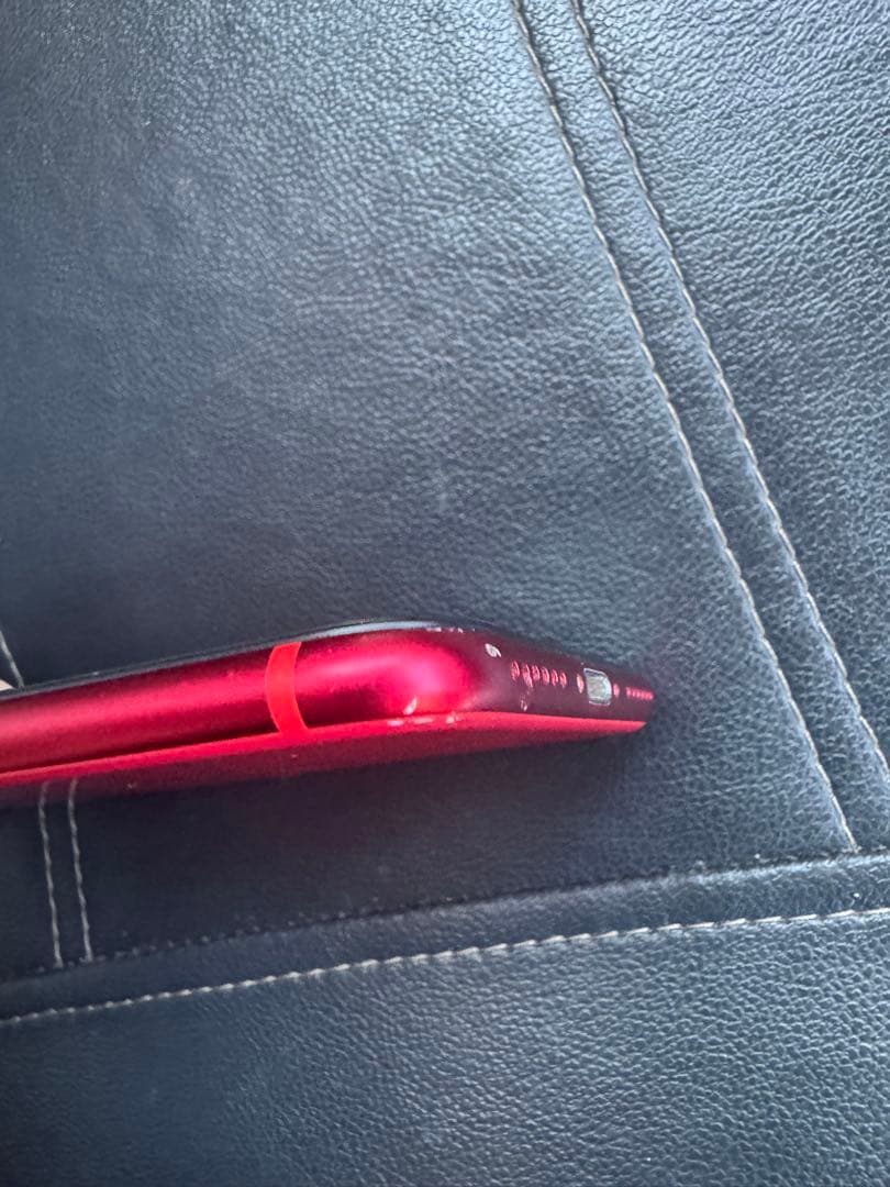 Apple iPhone SE第二世代(赤) 本体