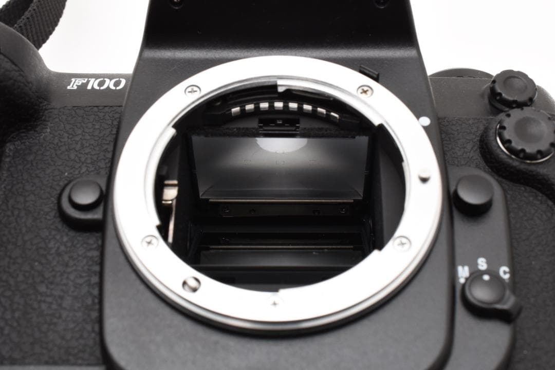 超美品 NIKON ニコン F100 加水分解なし B588