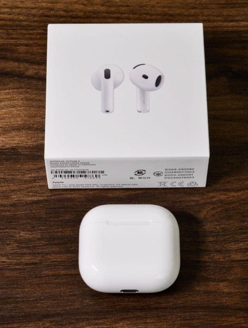 AirPods4本体 ホワイト　ノイズキャンセル機能無し