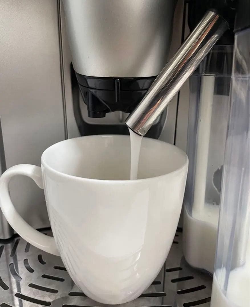 美品デロンギ 全自動エスプレッソマシン ESAM1500DK厨房機器 業務用 。