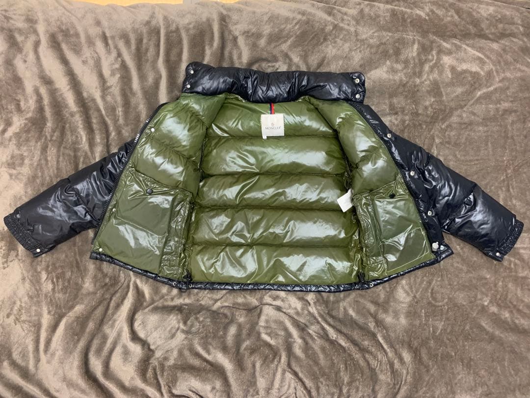 モンクレール、エベレスト(シャイニーブラック)、サイズ0。