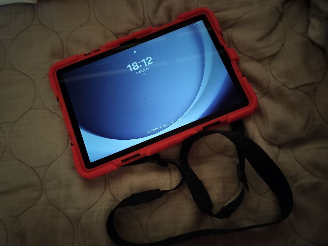 Galaxy Tab A 9+　本体 赤いケース付き