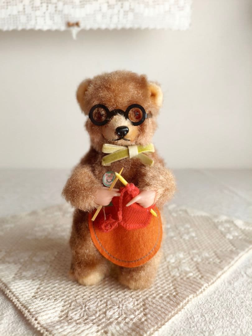 【マリン♡さま】girl ornament ୨୧ .·*°あったかコートの女の子