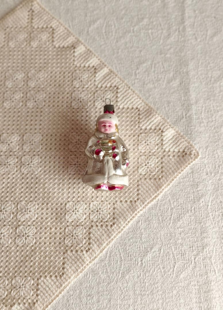 【マリン♡さま】girl ornament ୨୧ .·*°あったかコートの女の子