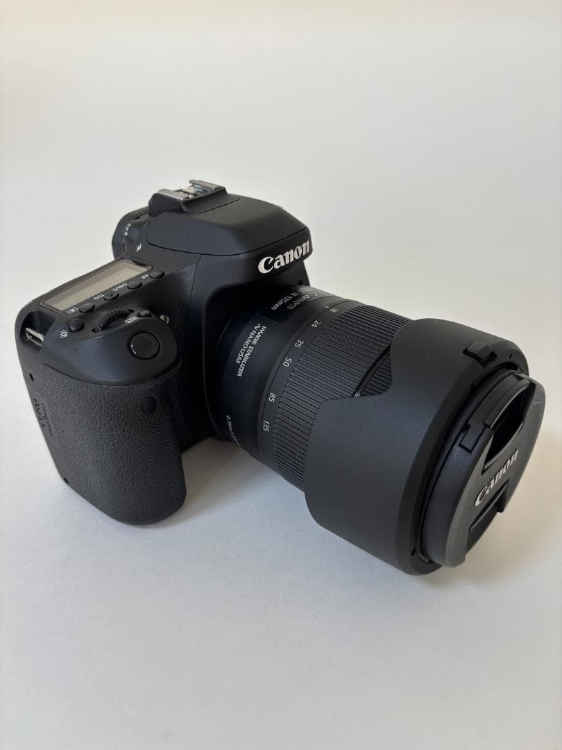 【美品完動品】Canon EOS 80D デジタル一眼レフカメラ