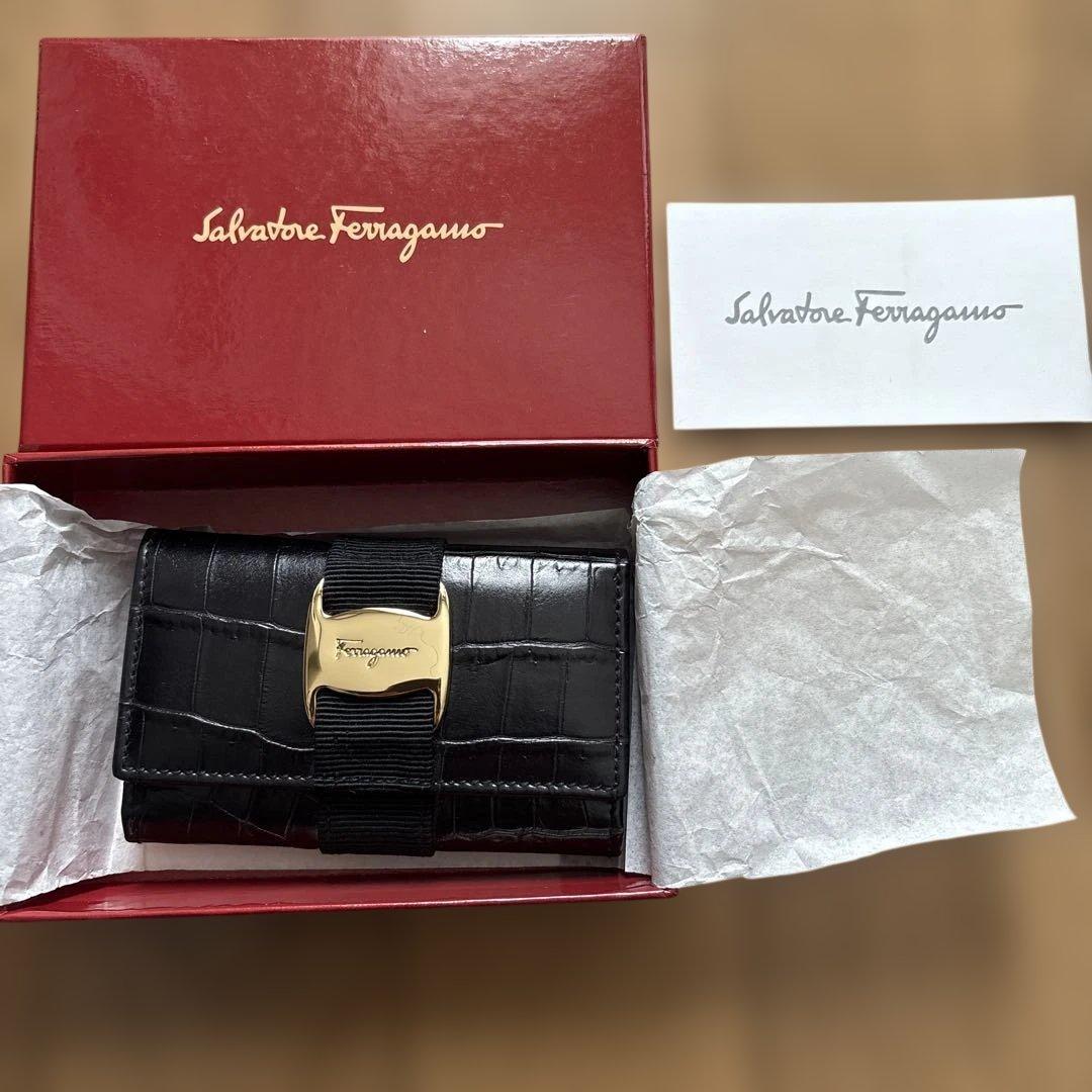 【未使用】Salvatore Ferragamo レザーキーケース　ブラック