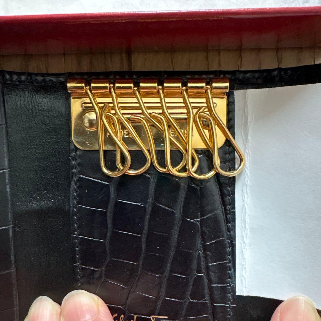 【未使用】Salvatore Ferragamo レザーキーケース　ブラック