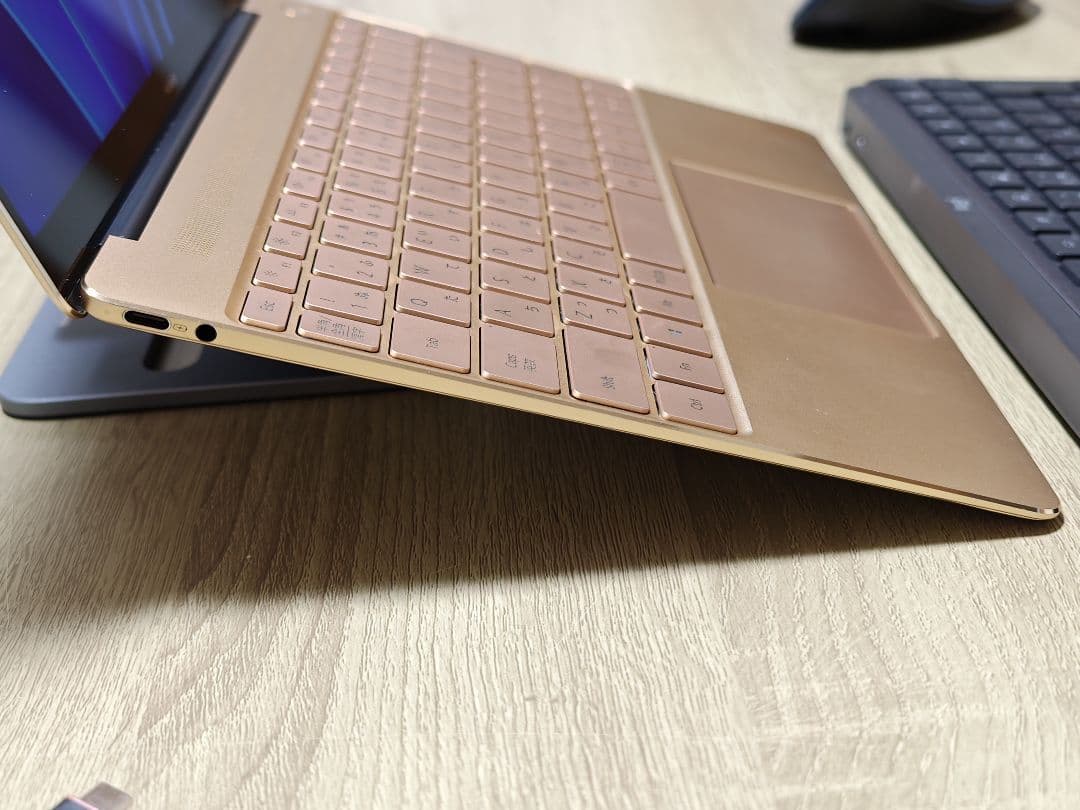 Windowsノート本体 HUAWEI Matebook X core i7-7500U 512GB