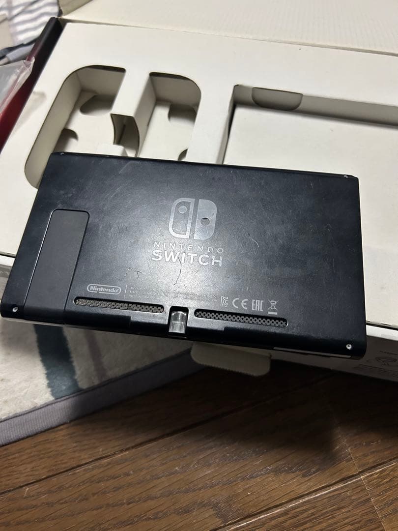 Nintendo Switch 本体 箱付き ジョイコンなし