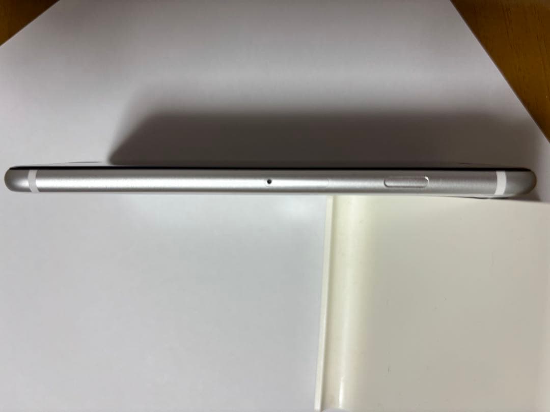 iPhone SE（第二世代） 128G ホワイトSIMフリー　アップルストア