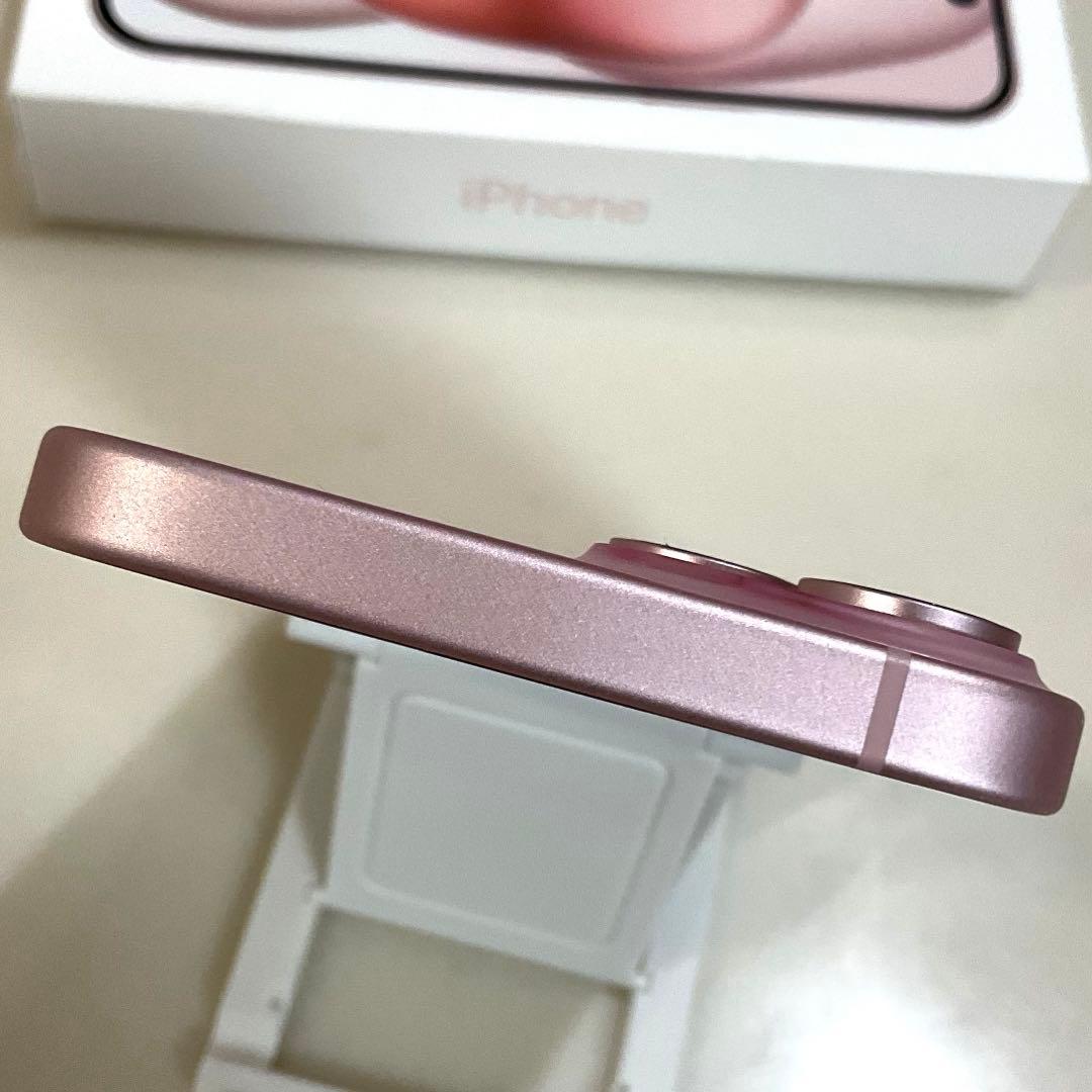 iPhone 15 128GB ピンク（バッテリー最大容量···100%）