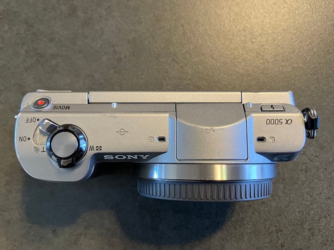 SONY α5000 ミラーレス一眼 本体 バッテリー付き