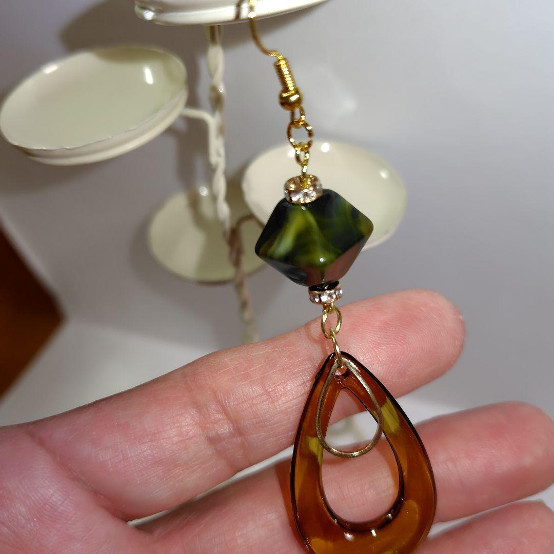 ハンドメイド ピアス 金色と茶色