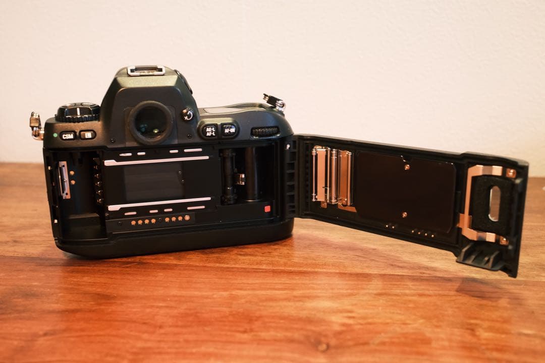 フィルムカメラ Nikon F100 + AF NIKKOR 50mm f/1.4