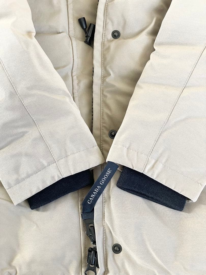 【pandorobo】【クリーニング済】カナダグース　ダウンジャケット
