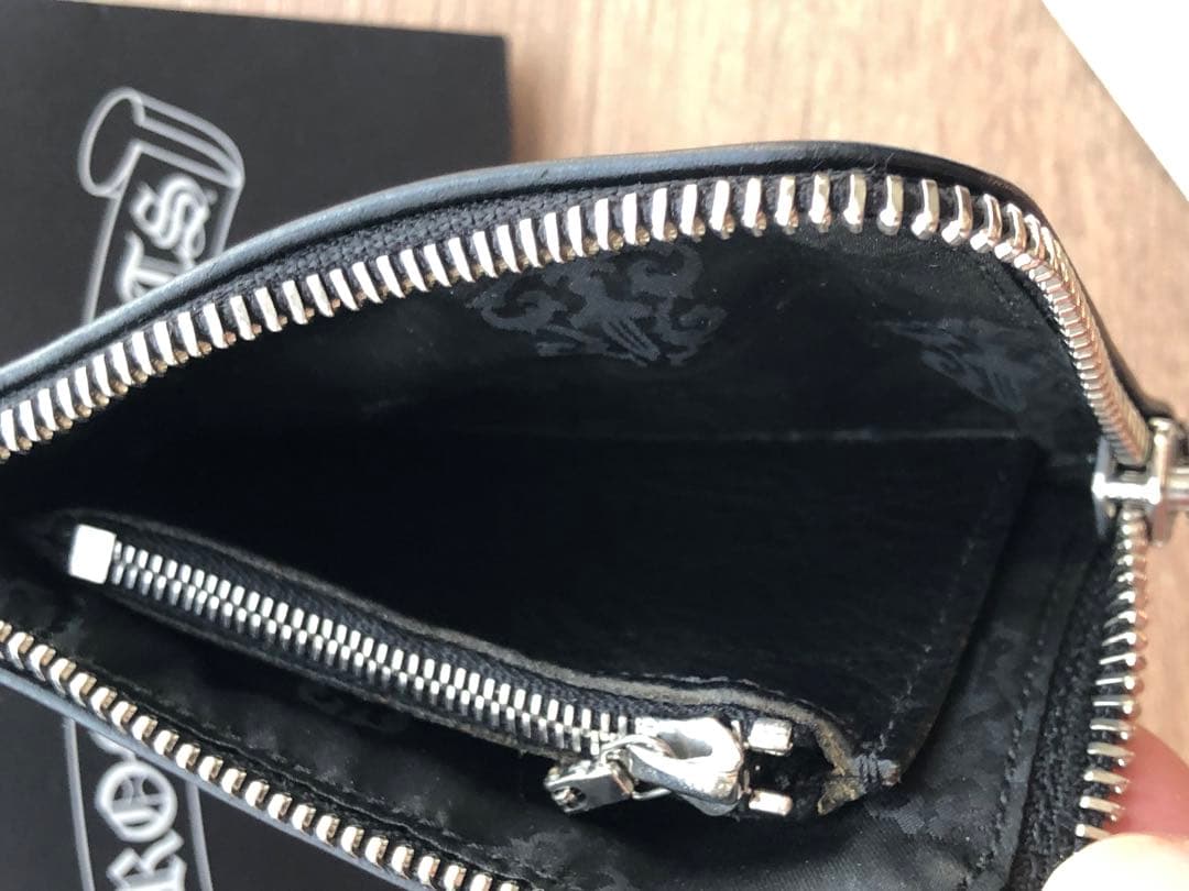 クロムハーツ タイニー ZIP 1セメタリークロスパッチ ウォレット