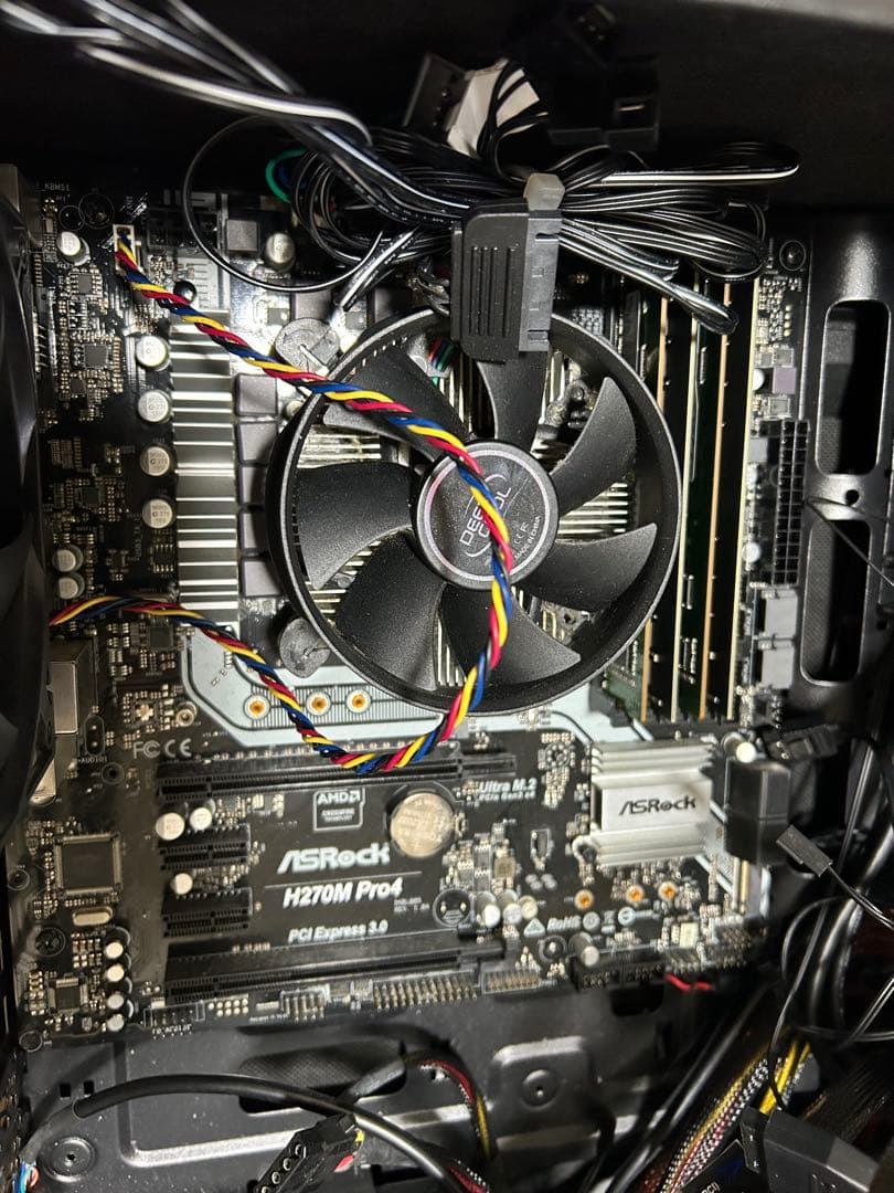 AsRock i7 7700 16GBメモリー付き