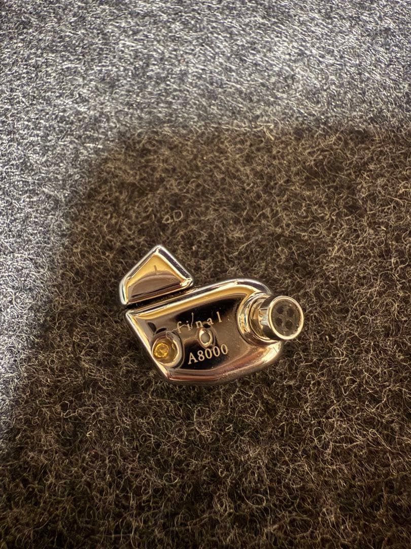 Final a8000　イヤホン