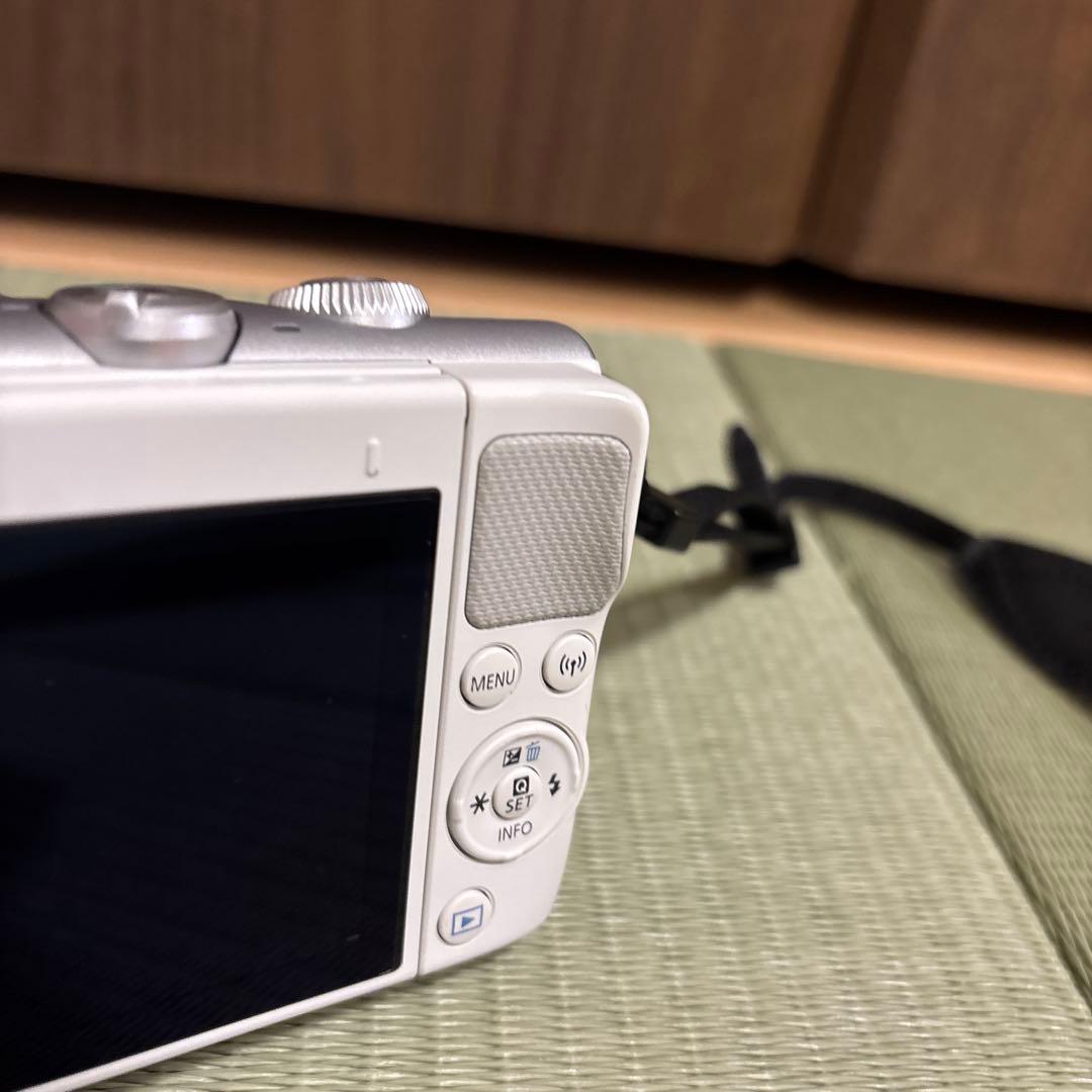Canon EOS M100☆高画質ミラーレス一眼レフ_Bluetooth搭載