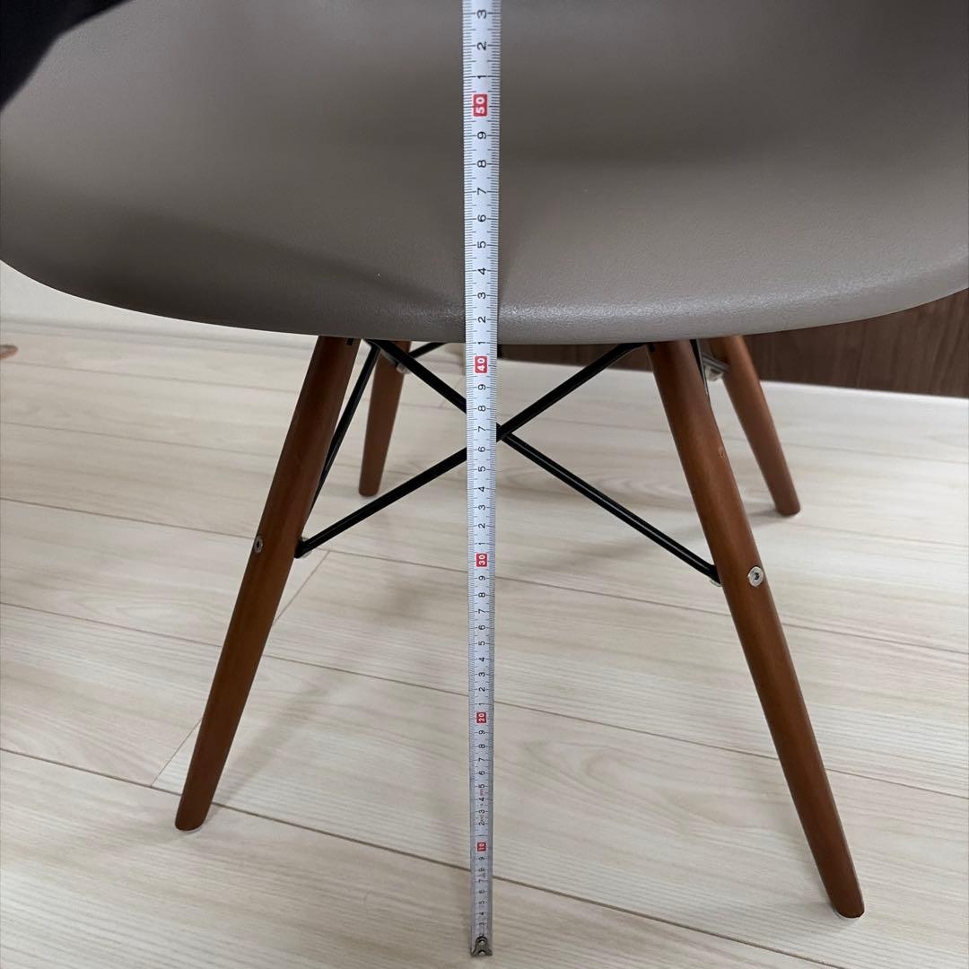 最終値下　リプロダクト　グレージュ アームチェア プラスチックシェル