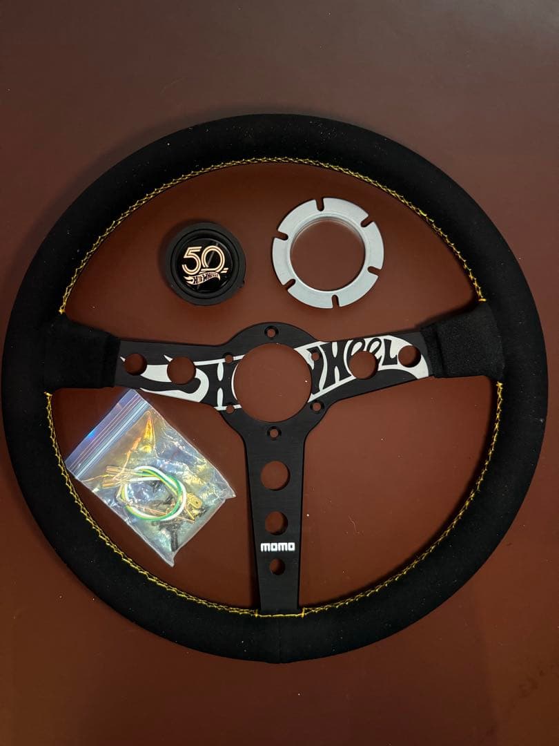 MOMO ステアリング ホットウィール50周年 記念モデル 14インチ スエード