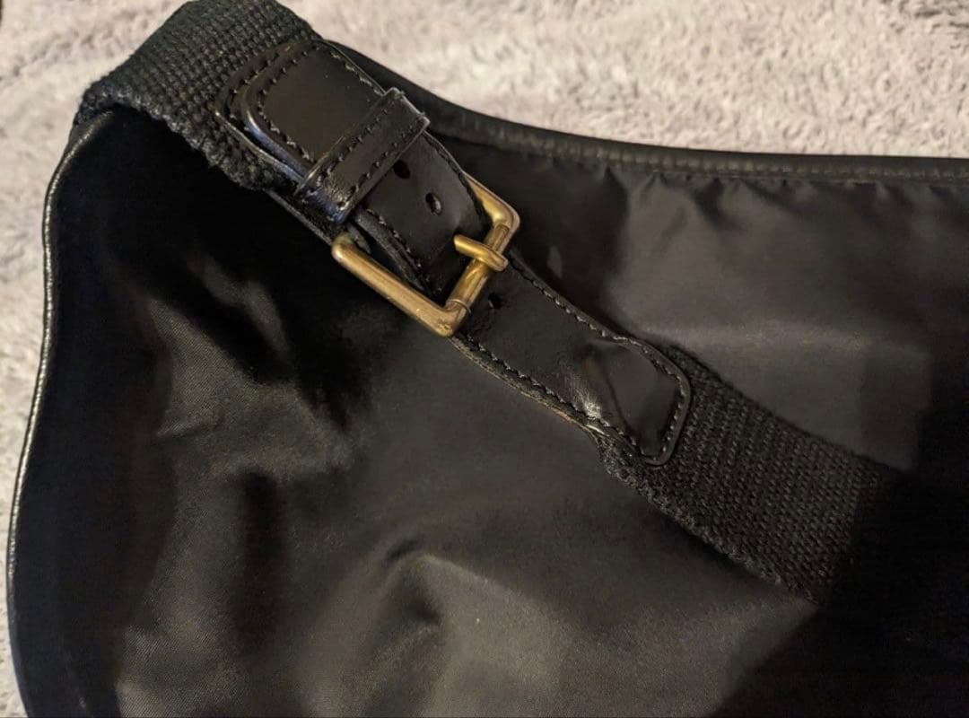 フェリージ　ボディバッグ