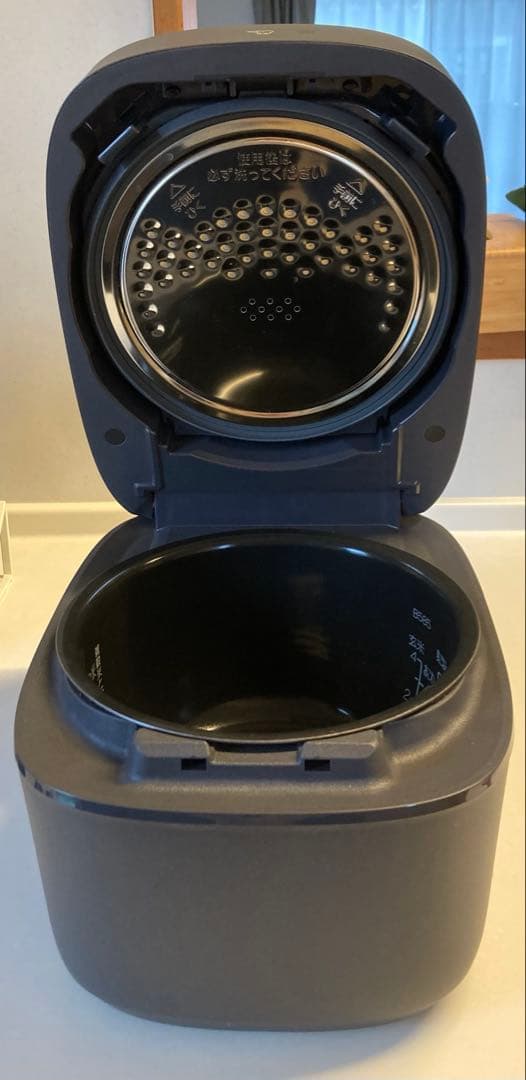 NW-QB10-BZ IH炊飯ジャー 豪熱大火力　5.5合炊き 美品