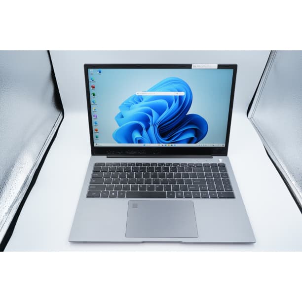 バッテリー◎ フルHD 極美品 15 i7-11 SSD256GB office