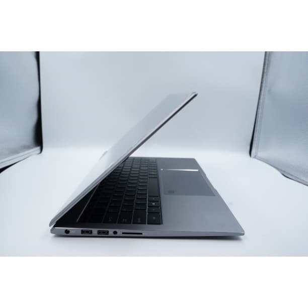 バッテリー◎ フルHD 極美品 15 i7-11 SSD256GB office