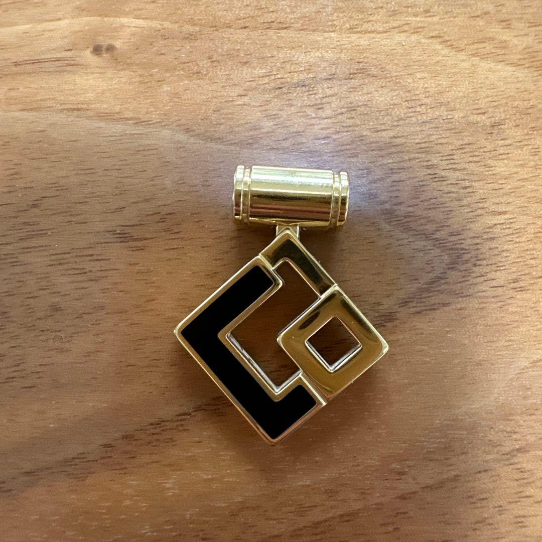 コラントツテ　ネックレス　ゴールドブラック　トップのみ