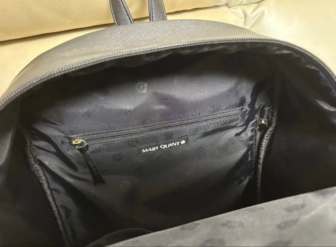 【美品】 マリークワント リュック レザー デイジー 金 黒 お洒落 可愛い 革
