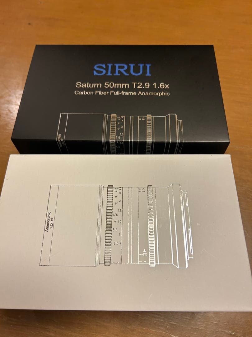Sirui 50mm T2.9 1.6X FMカーボン アナモルフィックレンズ