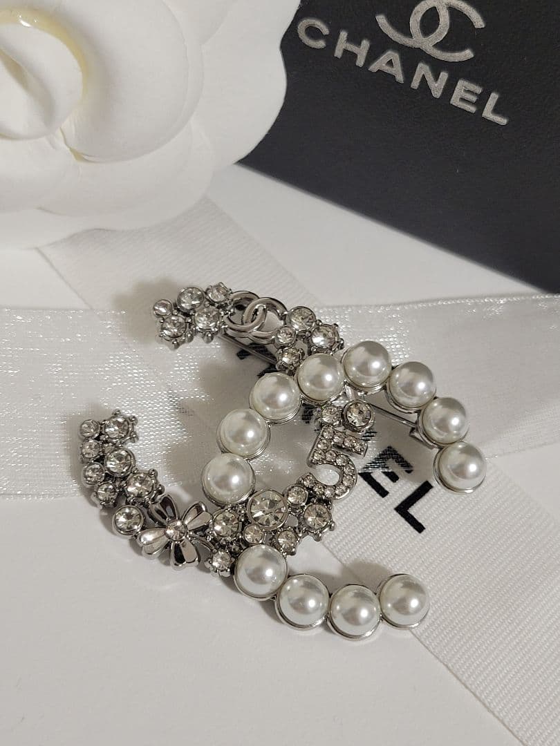 シャネル　ブローチ　パール　シルバー