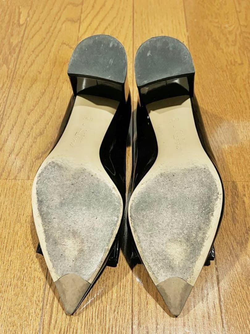 フェラガモ ヒール レディース 黒