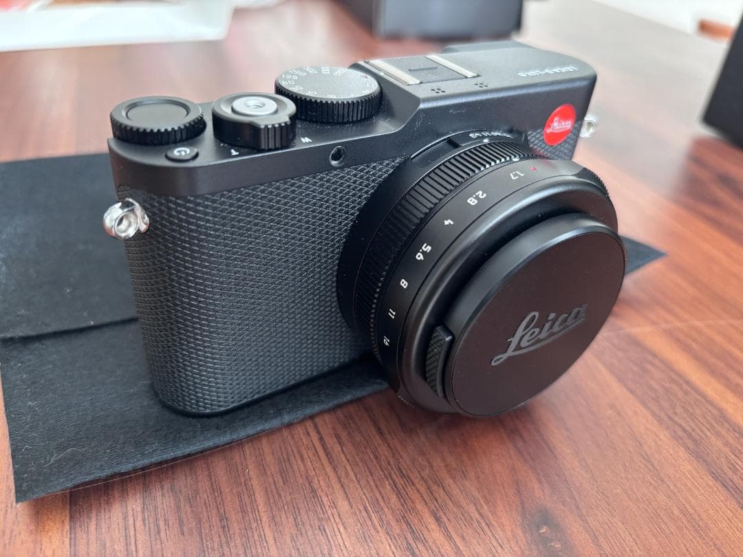 極美品【Leica】D-LUX8 & 純正オートレンズキャップ付き