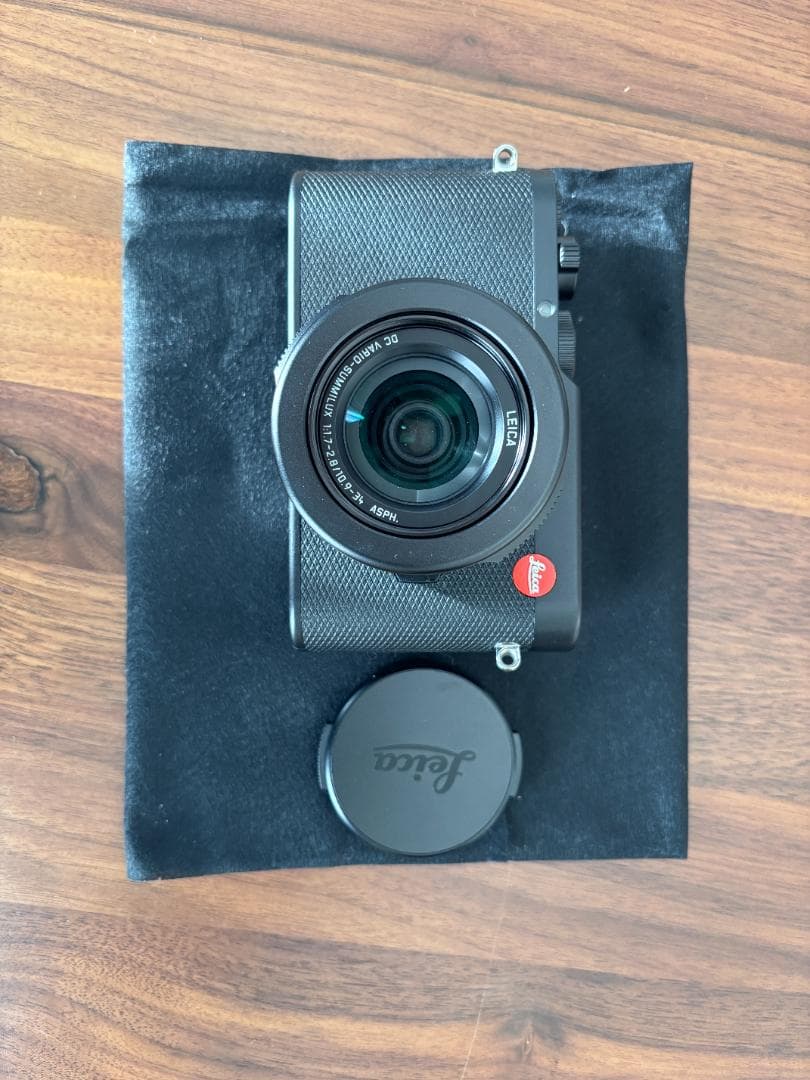 極美品【Leica】D-LUX8 & 純正オートレンズキャップ付き