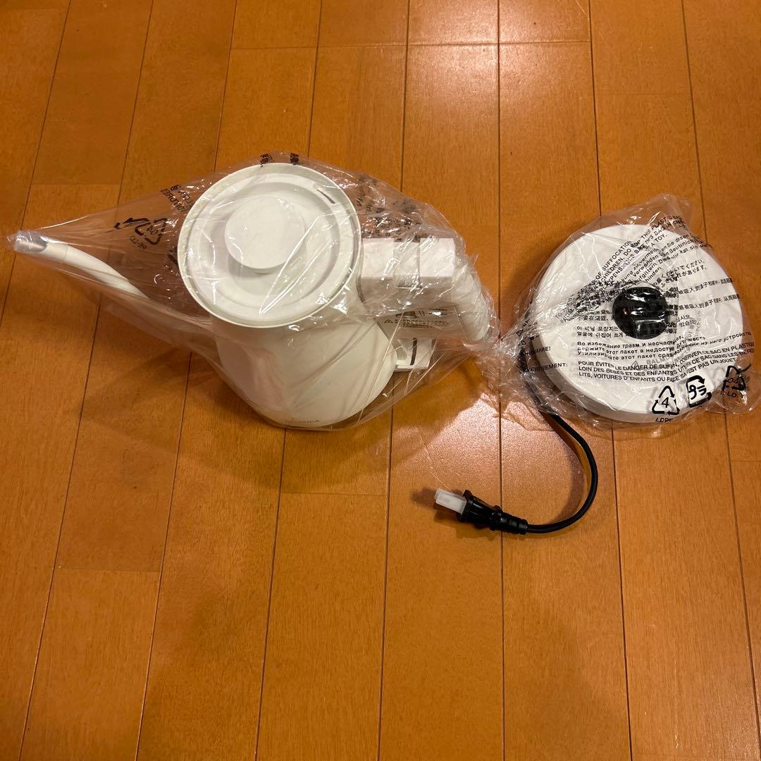 バルミューダ　ホワイト 電気ケトル ポット型