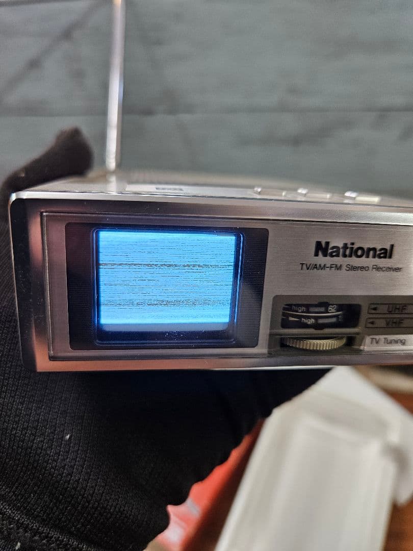美品 ナショナル マイクロ白黒テレビ付き FM/AMラジオ TR-1020