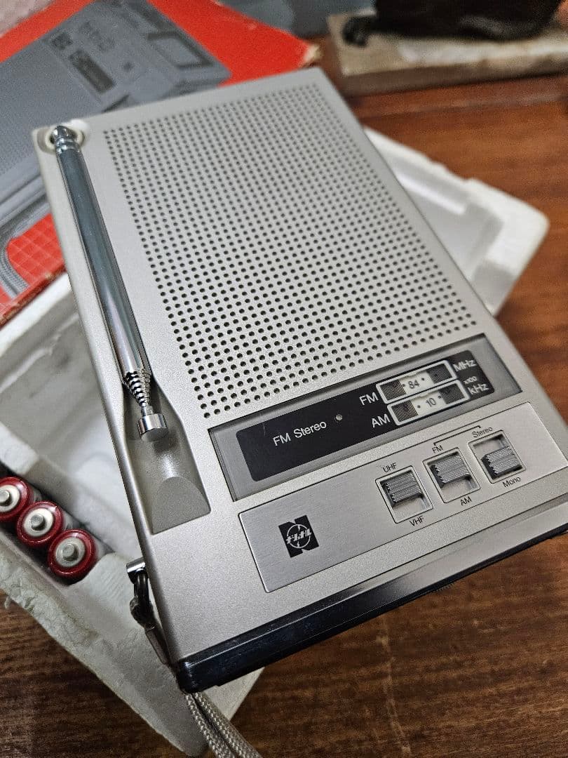 美品 ナショナル マイクロ白黒テレビ付き FM/AMラジオ TR-1020