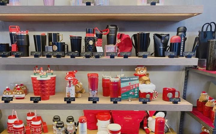 スタバ海外限定⭐️新品❗️2点セット❗️ブラックゴールドタンブラー&キラキラバック巾着