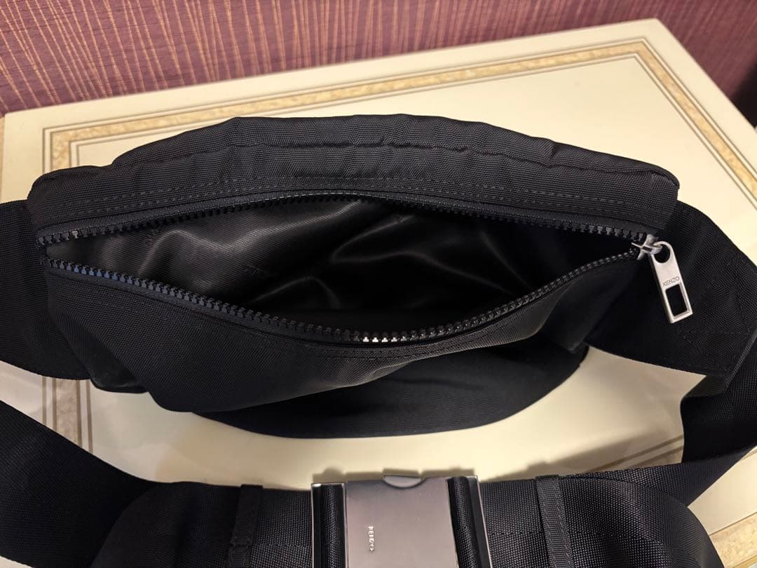 KENZO ブラック ボディバッグ Tiger 限定品