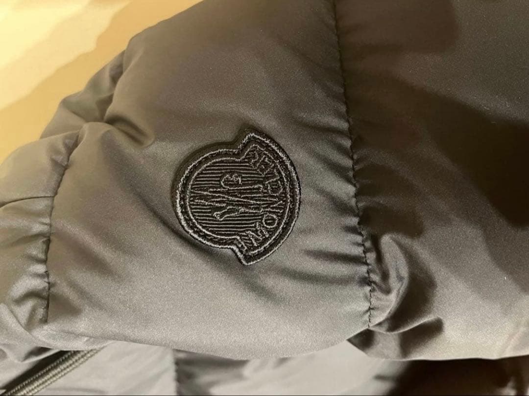 (フラワー)モンクレール レディース ダウンコートLocustelle